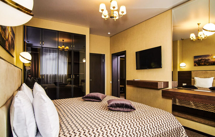 Номер «Люкс Семейный» в санатории «Солнечный» в г. Кисловодске - фотография