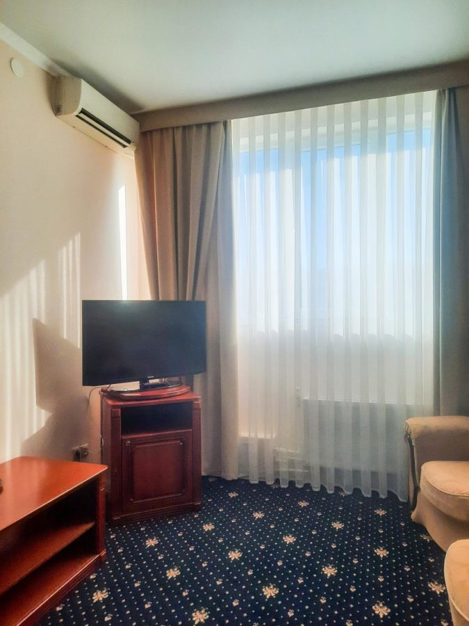 Номер «Джуниор сьют» в санатории «Солнечный» в Кисловодске - фотография