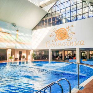 Бассейн в санатории «Солнечный» в Кисловодске - фотография