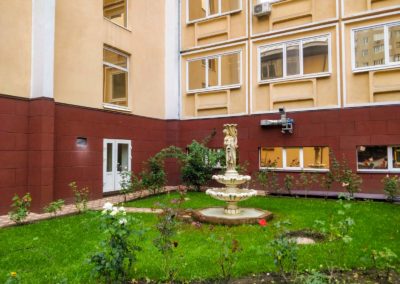 Территория в санатории «Солнечный» в Кисловодске - фотография