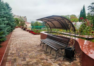 Территория в санатории «Солнечный» в Кисловодске - фотография