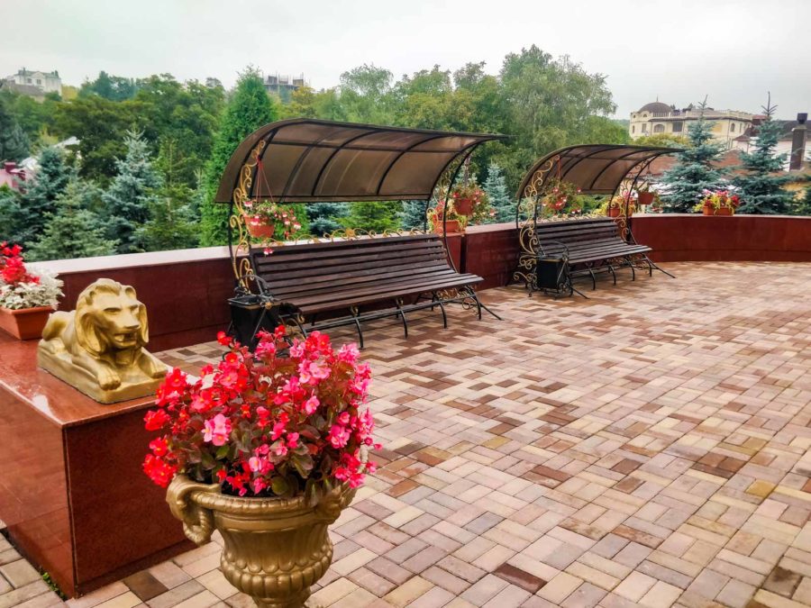 Территория в санатории «Солнечный» в Кисловодске - фотография