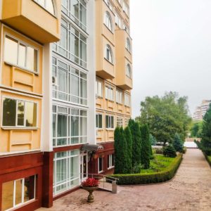 Территория в санатории «Солнечный» в Кисловодске - фотография