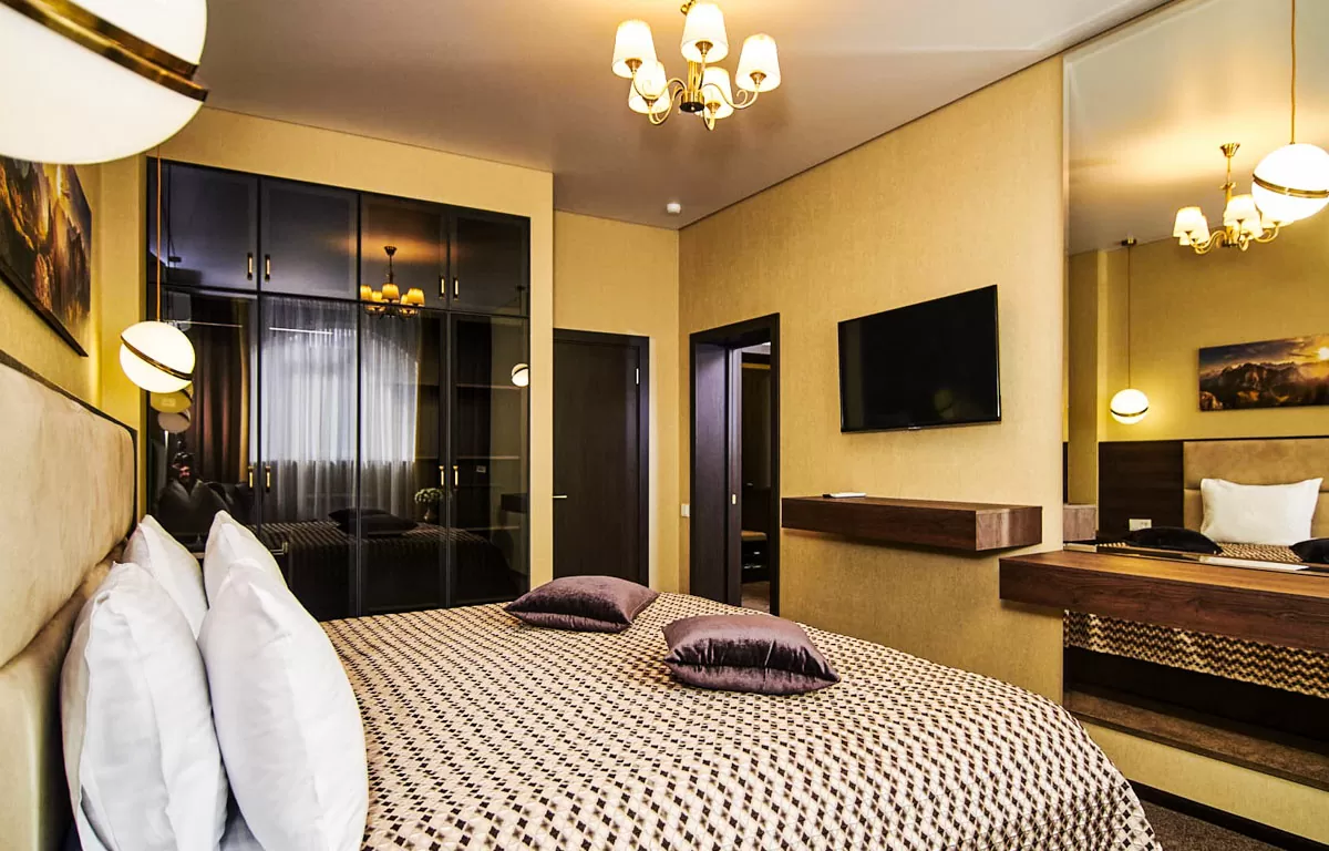 Номер «Люкс Семейный» в санатории «Солнечный» в г. Кисловодске - фотография