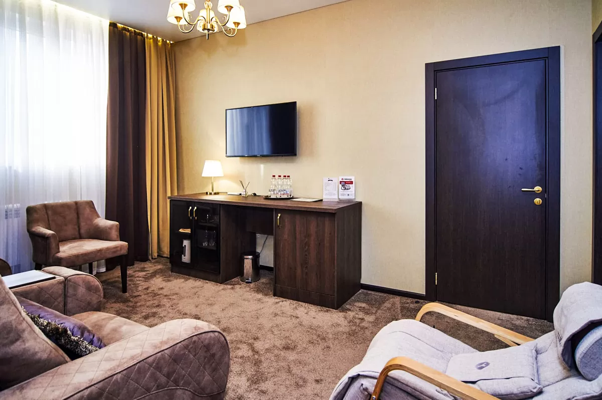 Номер «Люкс Семейный» в санатории «Солнечный» в г. Кисловодске - фотография