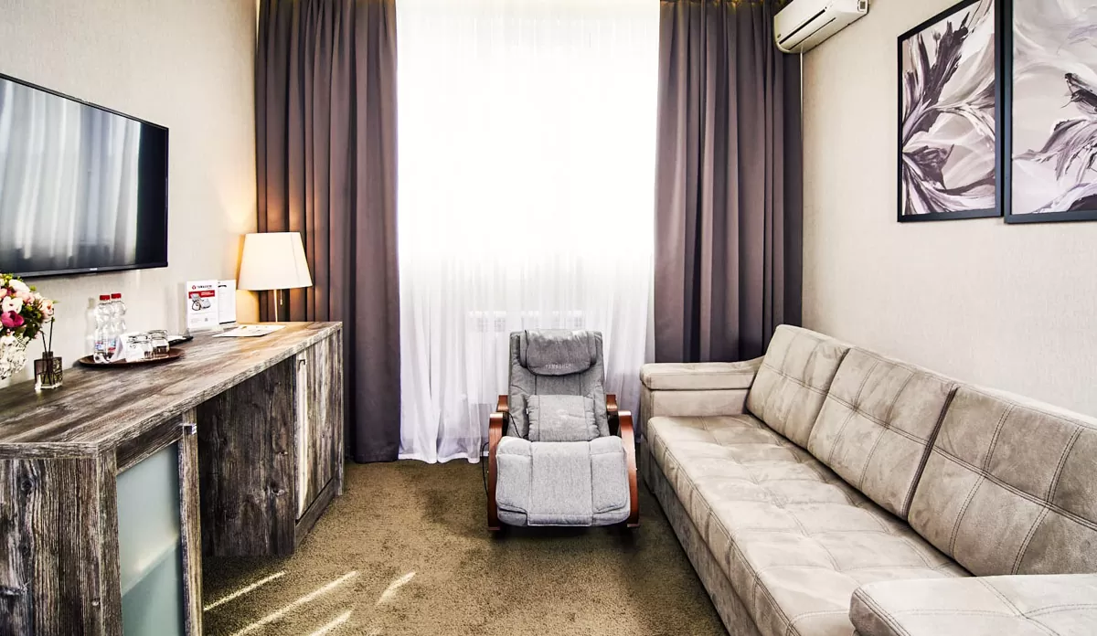 Номер «Люкс Улучшенный» в санатории «Солнечный» в г. Кисловодске - фотография