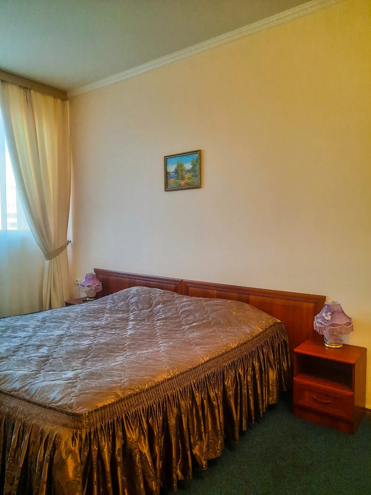 Номер «Джуниор сьют» в санатории «Солнечный» в Кисловодске - фотография