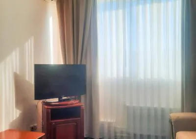 Номер «Джуниор сьют» в санатории «Солнечный» в Кисловодске - фотография