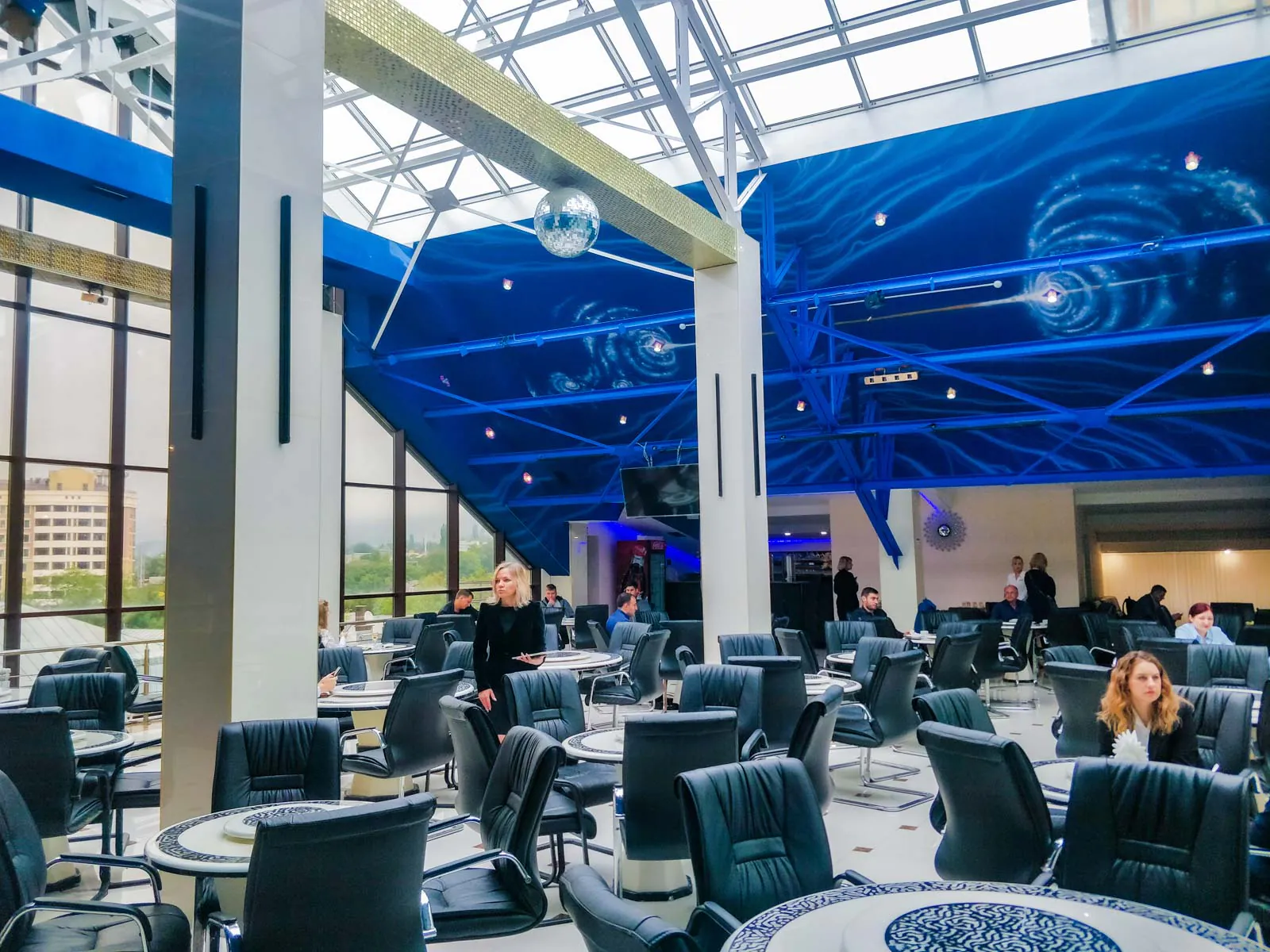 Ночной клуб и конференц-зал в санатории «Солнечный» в Кисловодске - фотография