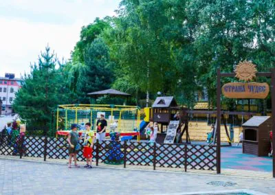 Детская площадка «Страна Чудес» в санатории «Солнечный» в Кисловодске - фотография