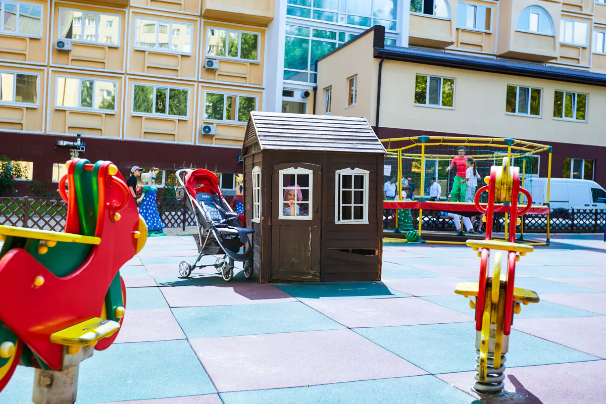 Детская площадка «Страна Чудес» в санатории «Солнечный» в Кисловодске - фотография