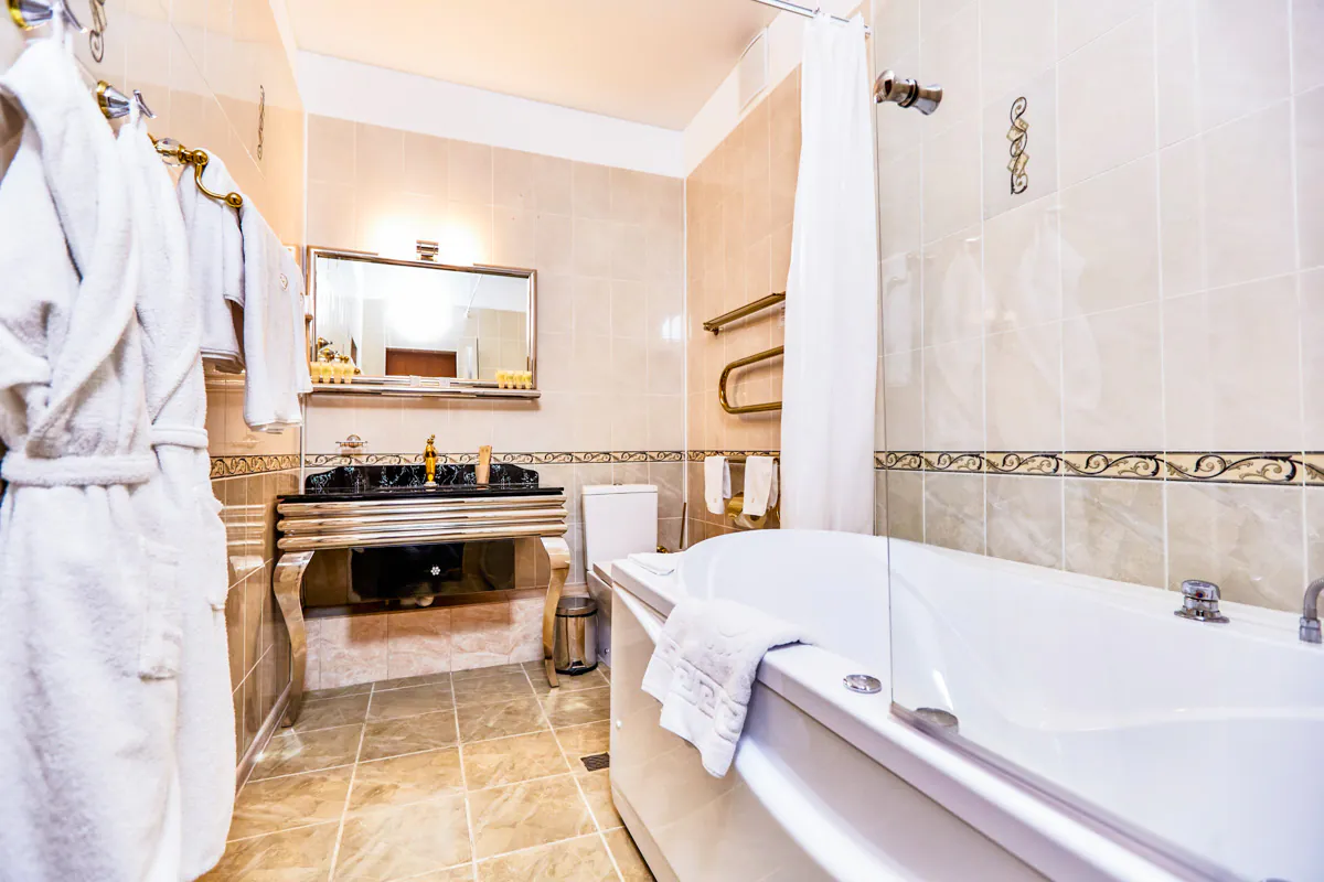 Номер «Люкс» в санатории «Солнечный» в Кисловодске - фотография